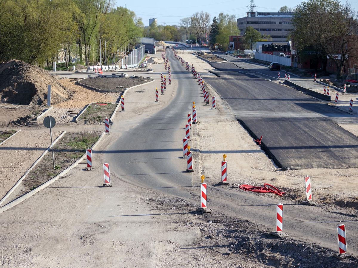 Postępy w budowie drogi ekspresowej S6 – najnowsze aktualności i mapy przebiegu trasy